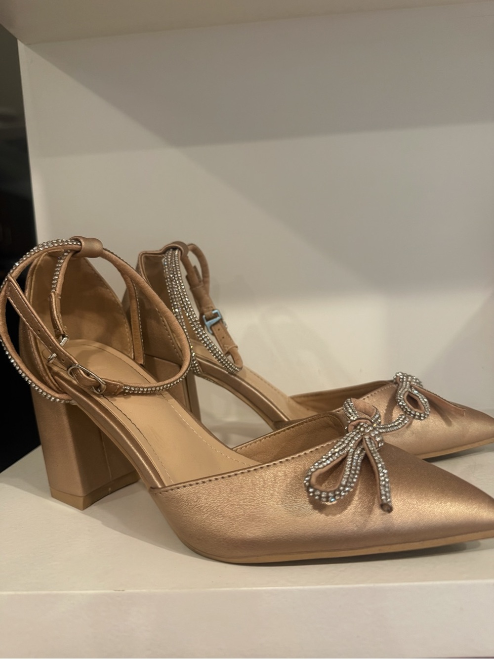 Women's Metallic Rose Gold Pointed Toe Block Heel Pumps